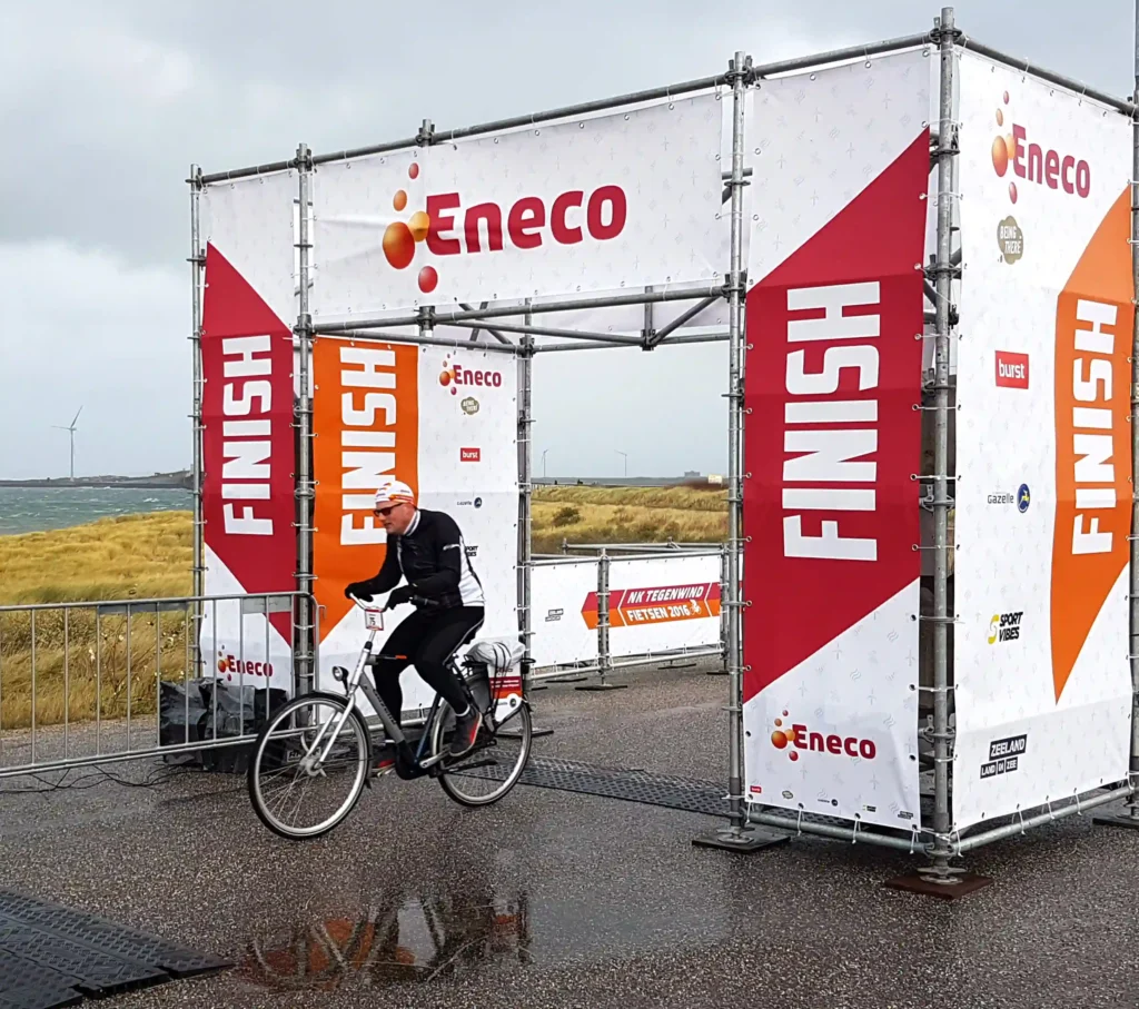 Finishbogen voor Eneco door FaberExposize