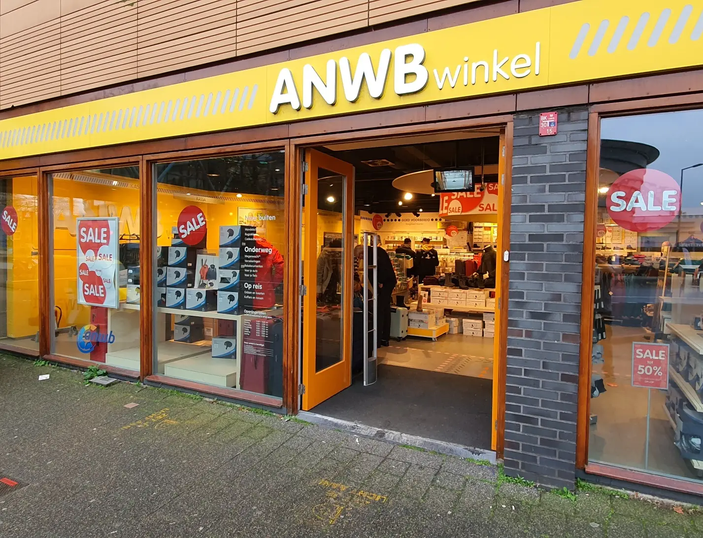 Winkelinterieur (restylen) van ANWB door FaberExposize